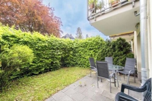 Garden apartment near Westpark, excellent public transport connections.