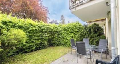 Garden apartment near Westpark, excellent public transport connections.