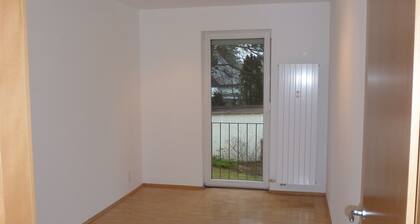 Gartenwohnung in Westparknähe, exzellente Anbindung an öffentlichen Nahverkehr.