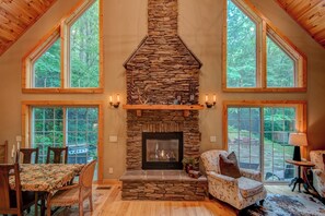 Cabin, Multiple Beds, Hot Tub, Mountain View (Beech Creek Cabin) | Interior