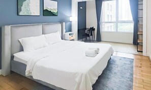 2 bedrooms, in-room safe, desk, soundproofing