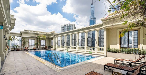 Pool - Spacious Premium 3-Beds 120m2 Apartment with Pool @Manor606 (Ho Chi Minh City)