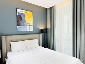 3 bedrooms, in-room safe, WiFi, bed sheets