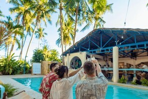 Pool - Mad Monkey Panglao (Panglao Municipality)