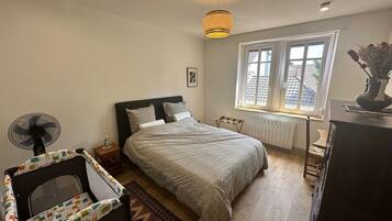 2 chambres, fer et planche Ă repasser, Wi-Fi, draps fournis