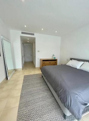3 chambres, accès au Wi-Fi (inclus), literie fournie