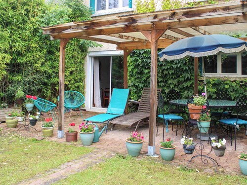 Maison spacieuse et calme avec un joli jardin