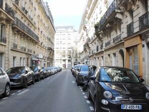 Unclassified image, 2 of 23, button