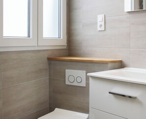 Unclassified image, 3 of 23, button