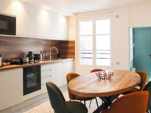 冰箱、微波炉、烤箱、洗碗机