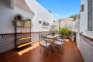 Outdoor dining - H03 Jardines Fase 2 - Ground floor apartment (Sitio de Calahonda)