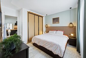 3 bedrooms, iron/ironing board, free WiFi, bed sheets