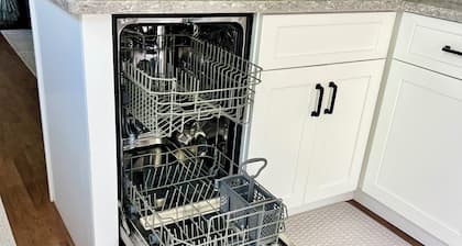 Cozy sunlit apartment steps from downtown Dover. Parking included
