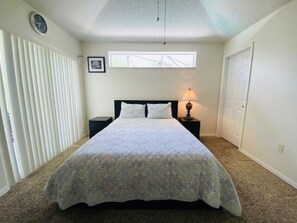4 bedrooms, desk, iron/ironing board, free WiFi