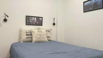 1 habitación, wifi y ropa de cama