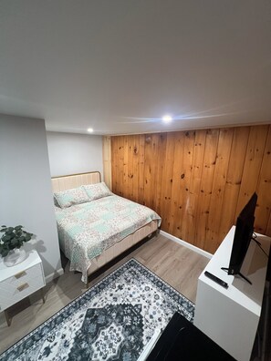 1 habitación, tabla de planchar con plancha, wifi y ropa de cama