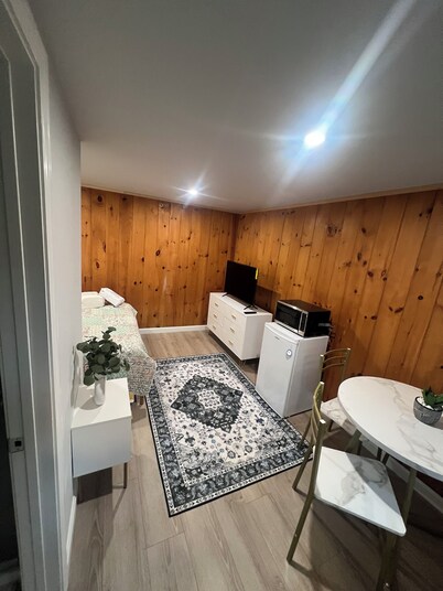 More then a Motel With Garden , Renovated Rooms at heart of Boothbay