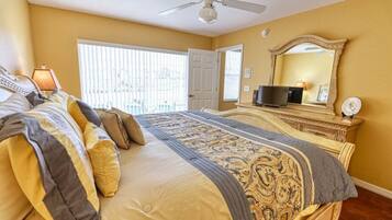 5 bedrooms, iron/ironing board, free WiFi, bed sheets