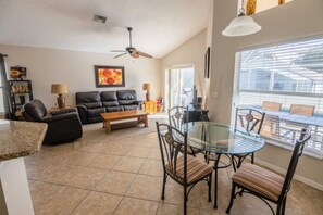 Dining - Polo's Southern Dunes Home (Haines City)