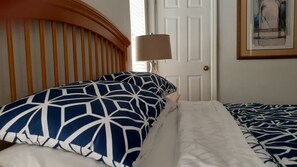 4 bedrooms, iron/ironing board, WiFi, bed sheets
