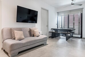 Superior Apartment, 2 Bedrooms, Patio | Living room - Quinto Sol Tulum (Tulum)