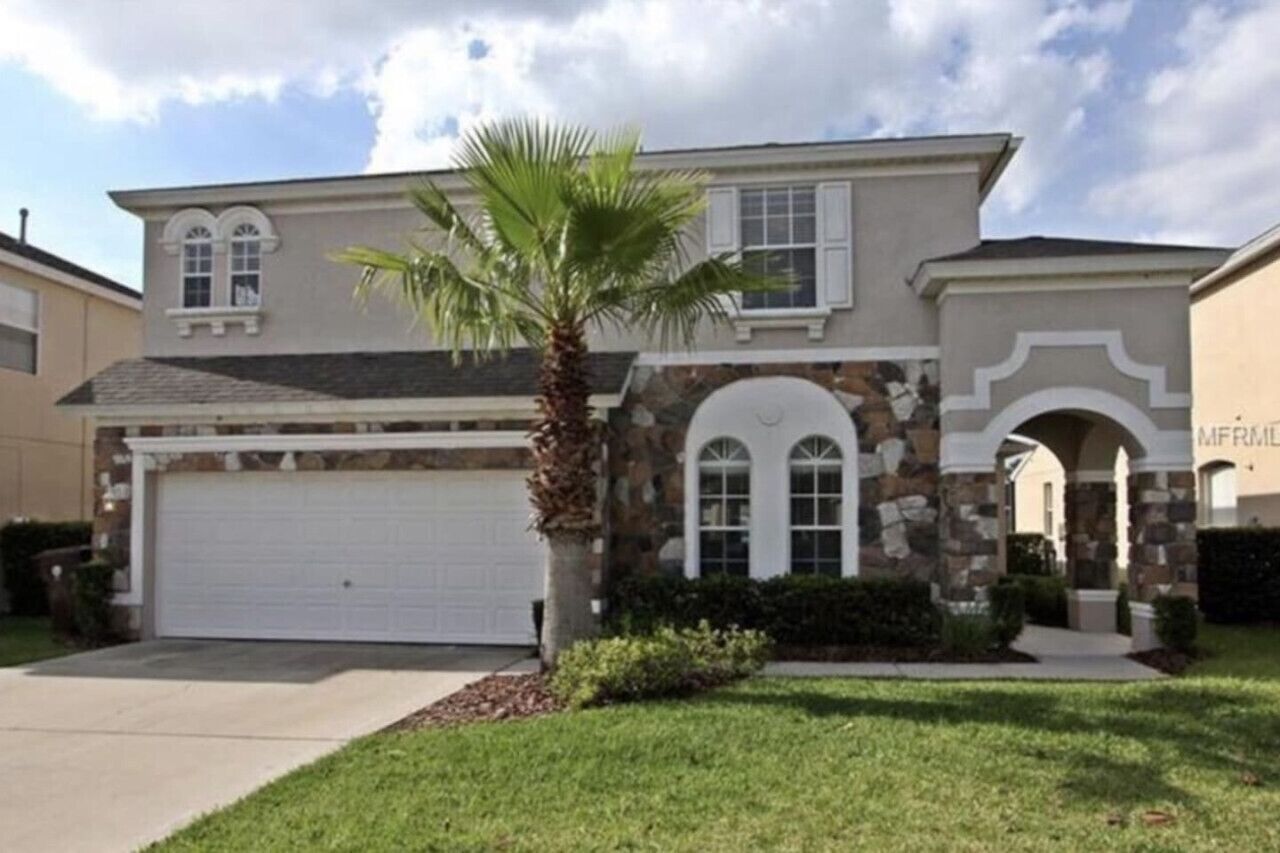 Family Home at Tower Lake