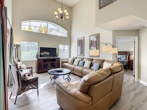 Smart TV - Near Disney - Free WIFI - Gated Community - Golf Course (Haines City)