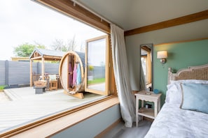 2 bedrooms, WiFi - The Lodge at Leigh - Luxury Cottages (Sherborne)