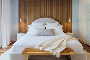 3 Schlafzimmer, Schreibtisch, Bügeleisen/Bügelbrett, Reisekinderbett
