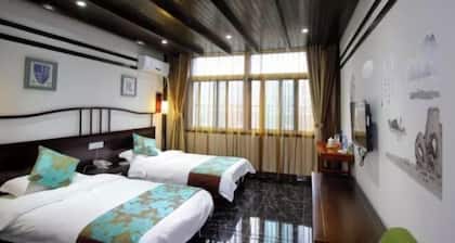Donglai Courtyard Inn