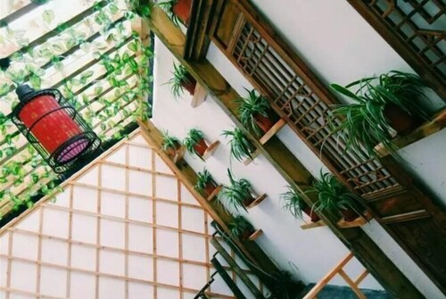 Donglai Courtyard Inn