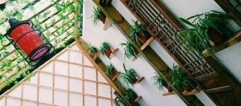 Donglai Courtyard Inn