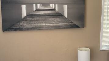 3 slaapkamers, een strijkplank/strijkijzer, wifi, beddengoed