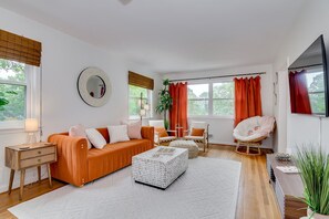 Smart TV, fireplace, books, music library - Comestay@ApricotLane! - walk to Augusta National! ⛳️ Featured in Golfweek! (Augusta)