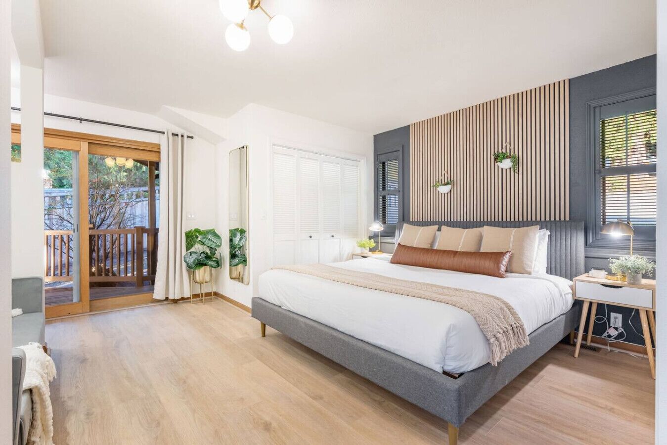 4 bedrooms, desk, iron/ironing board, WiFi