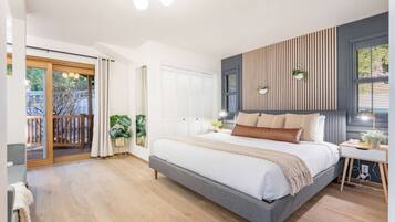 4 bedrooms, desk, iron/ironing board, WiFi