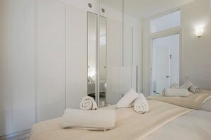 2 chambres, fer et planche à repasser, Wi-Fi gratuit, draps fournis