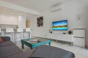 Smart TV, offices - La Alcazaba Banus by Costarentals - Ref M48 (Puerto  Banus)