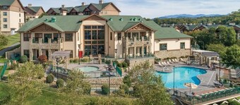 2 Bed/2 Bath Lockoff Unit, Smoky Mountains!