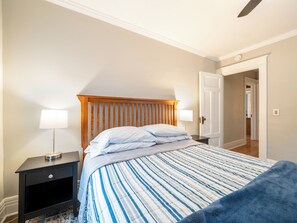 2 bedrooms, desk, iron/ironing board, free WiFi