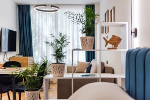 1 bedroom, individually decorated, individually furnished - Coastal Pines Studio (Golem)