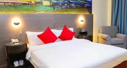 Hongting International Hotel (Zhangye West Station Bell and Drum Tower Branch)