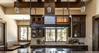 7 Renegade Rd (7-Bedroom Home) with Mountain view by Moonlight Basin Lodging