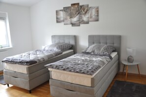 2 bedrooms, WiFi, bed sheets