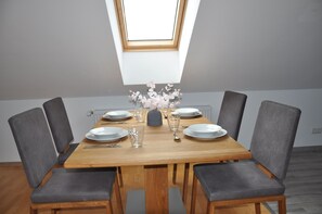 Dining - Gemütliche und Ruhige Ferienwohnung für 1-5 Personen in Giebelstadt (Giebelstadt)