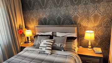 1 habitación, tabla de planchar con plancha, wifi gratis y ropa de cama