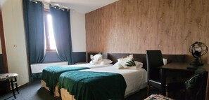 Twin Room, Non Smoking | Individually decorated, desk, laptop workspace, free WiFi - Le Merle Blanc Hôtel (Digoin)