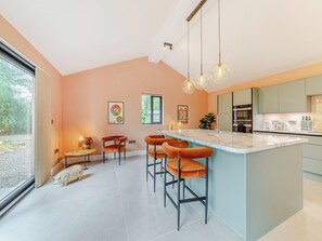 Dishwasher, cookware/dishes/utensils