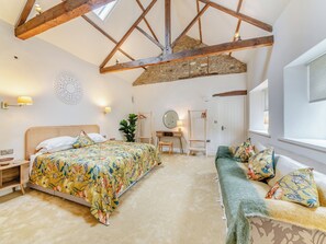 3 bedrooms, free WiFi, bed sheets