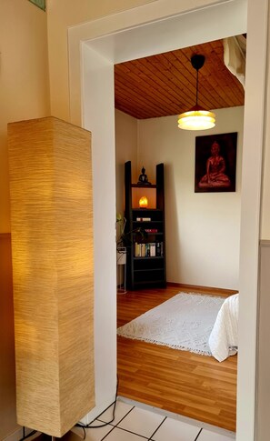 2 bedrooms, desk, WiFi, bed sheets - Eine Oase bei Tara in Waldacker.
(Rödermark)